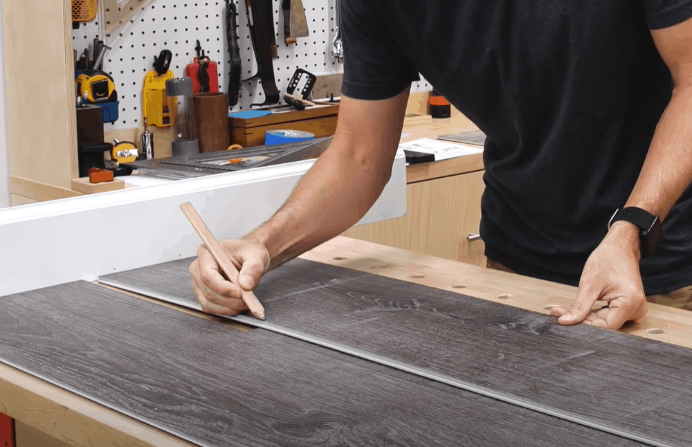7 Steps To Cut Vinyl Plank Flooring, Cutting Vinyl Plank Flooring