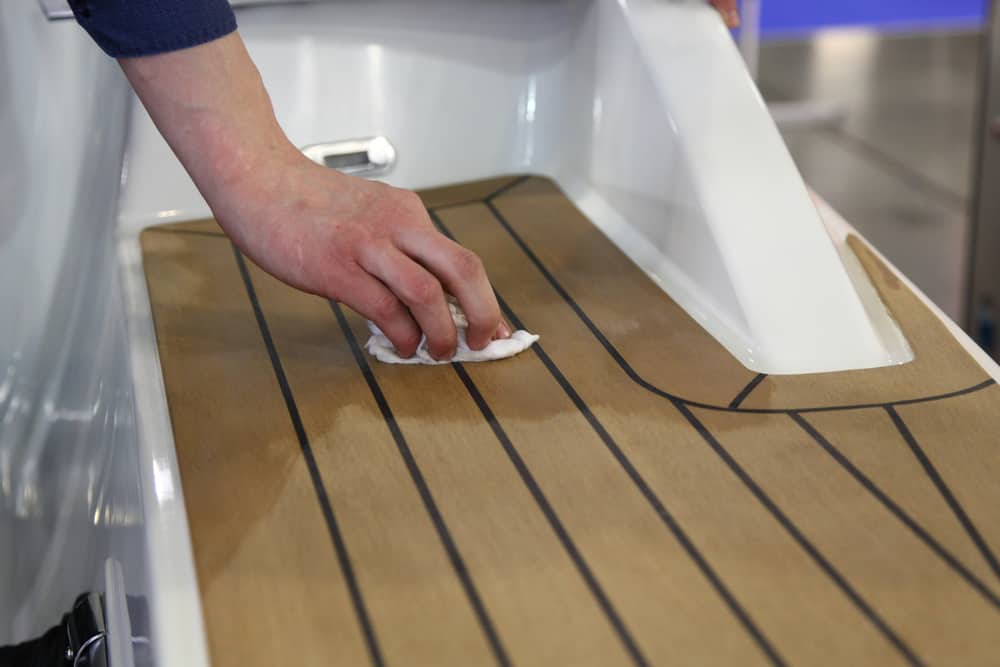 10 Best Marine Vinyl Flooring Options, How To Install Vinyl Flooring On Pontoon Boat