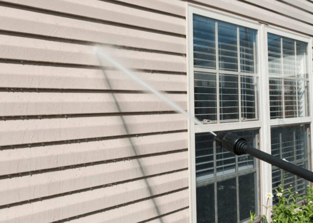 A Step-by-Step Guide to Cleaning Vinyl Siding – MYMOVE