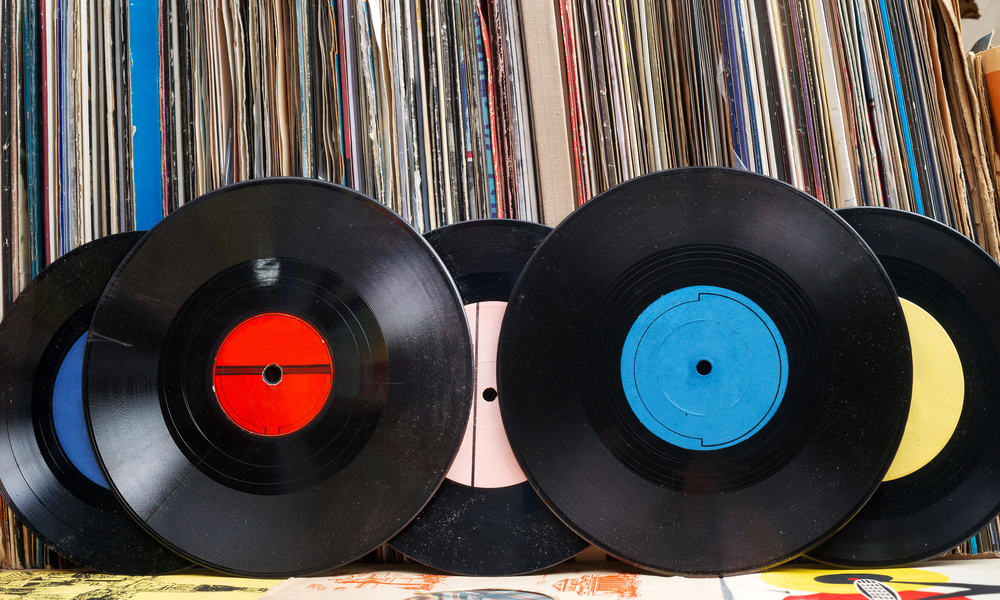 3 Best Ways to Store Vinyl Records