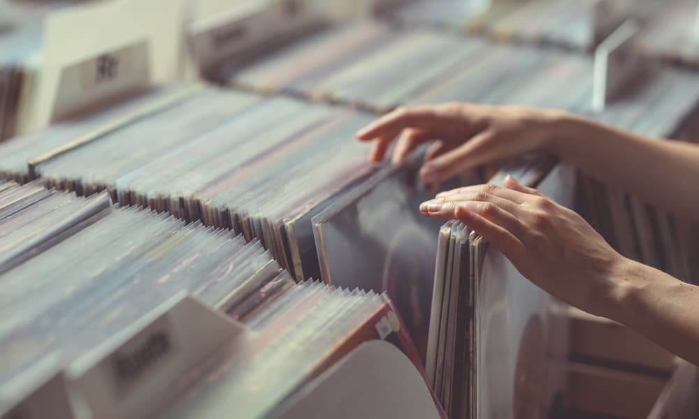How to Ship Vinyl Records (Steps & Money Saving Tips)