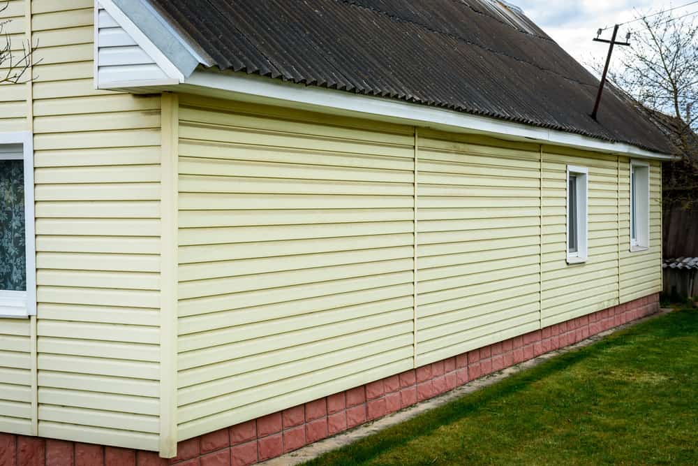 Can You Paint Vinyl Siding (Pros & Cons)