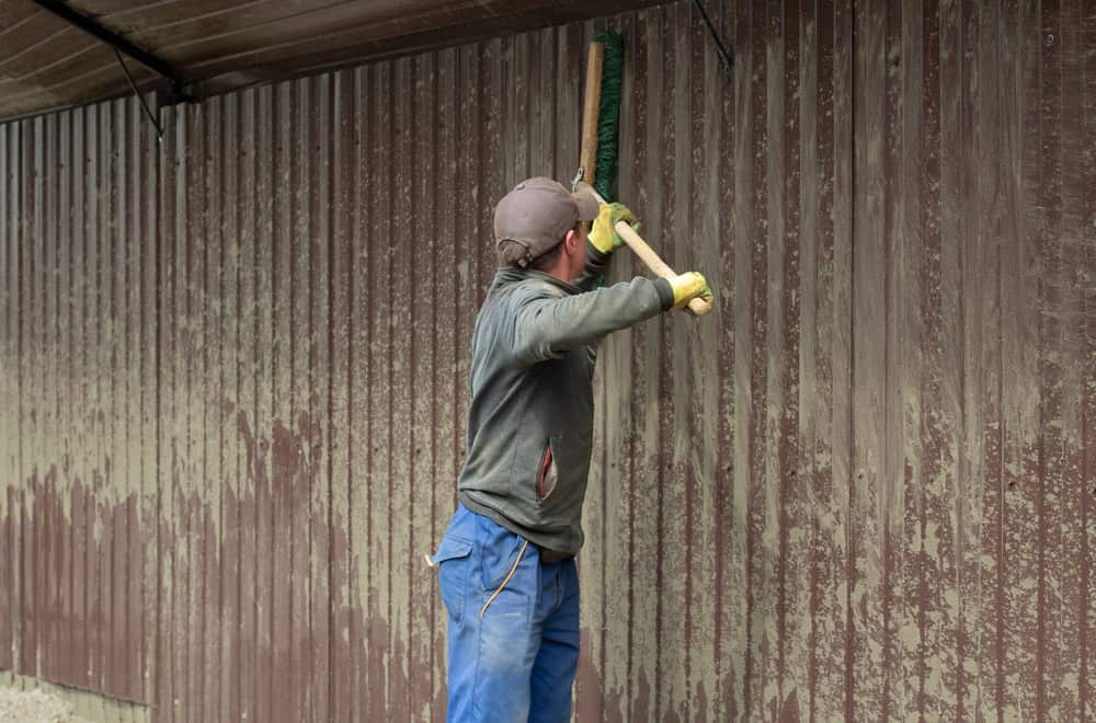 Mistakes to Avoid When Cleaning a Vinyl Fence