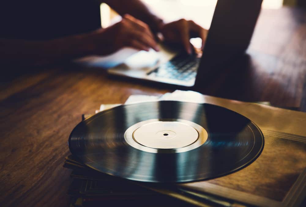 Pros of Vinyl Records online shopping