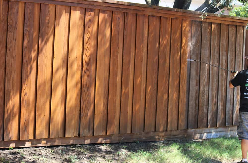 Tips for Cleaning Vinyl Fence