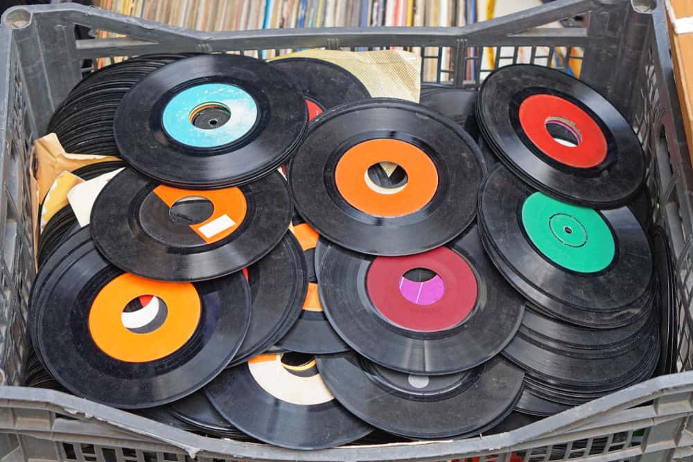 5 Things to Know Before You Buy Second-Hand Vinyl Records